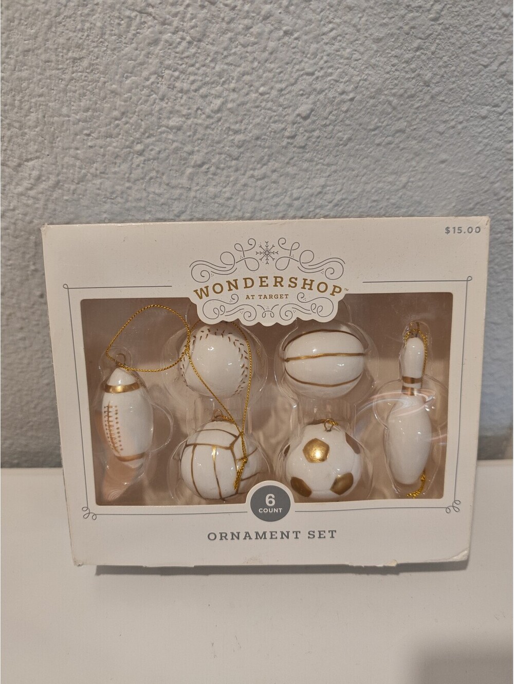 Wondershop 6-Count White and Gold Ornament Set